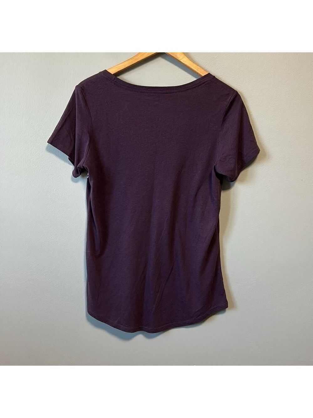 Nike Women's Graphic Tee - Picture 3 of 7